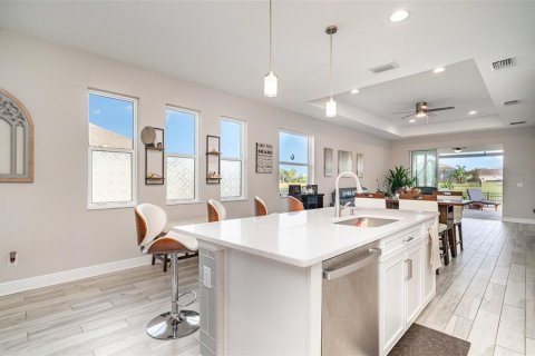 House in Parrish, Florida 4 bedrooms, 198.72 sq.m. № 2217732 - photo 9