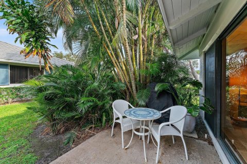 Townhouse in Palm Beach Gardens, Florida 2 bedrooms, 105.44 sq.m. № 936781 - photo 1