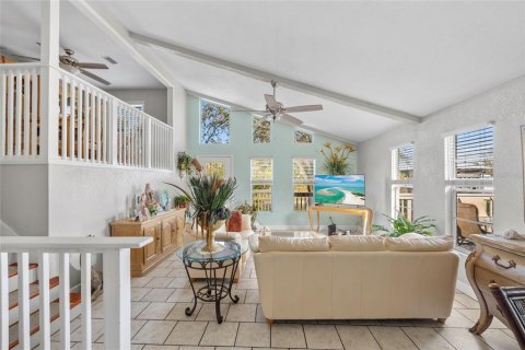 House in Bokeelia, Florida 4 bedrooms, 114.46 sq.m. № 1570168 - photo 9