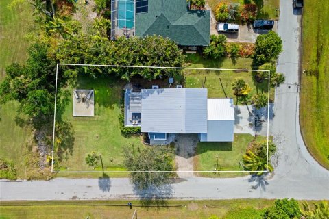 House in Bokeelia, Florida 4 bedrooms, 114.46 sq.m. № 1570168 - photo 3