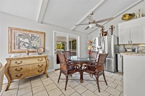 House in Bokeelia, Florida 4 bedrooms, 114.46 sq.m. № 1570168 - photo 11