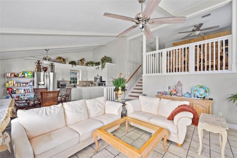 House in Bokeelia, Florida 4 bedrooms, 114.46 sq.m. № 1570168 - photo 7