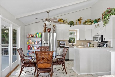 House in Bokeelia, Florida 4 bedrooms, 114.46 sq.m. № 1570168 - photo 10