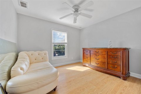 House in Bokeelia, Florida 4 bedrooms, 114.46 sq.m. № 1570168 - photo 20