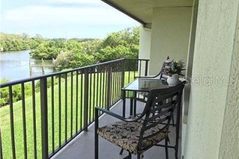 Condo in Tierra Verde, Florida, 2 bedrooms  № 918829 - photo 3