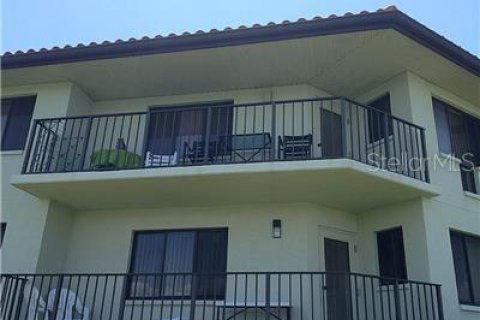 Condo in Tierra Verde, Florida, 2 bedrooms  № 918829 - photo 4