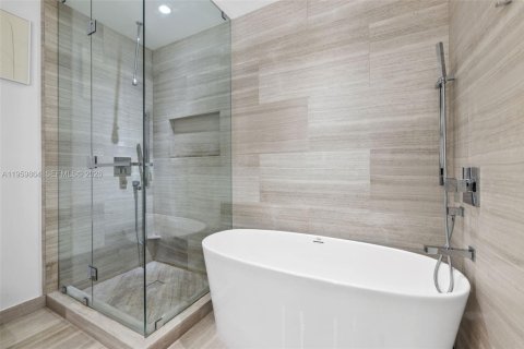 Купить кондоминиум в Майами, Флорида 3 спальни, 181.25м2, № 2023441 - фото 18