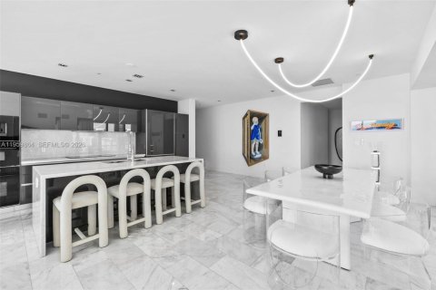 Купить кондоминиум в Майами, Флорида 3 спальни, 181.25м2, № 2023441 - фото 12
