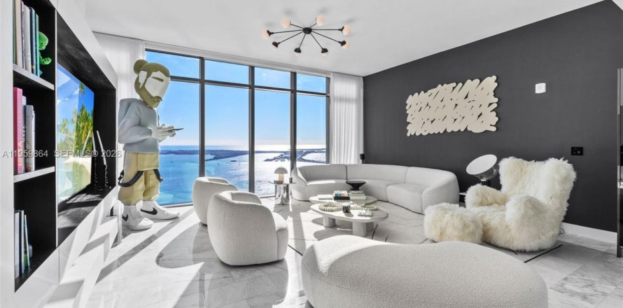 Кондоминиум с 3 спальнями в Майами, Флорида № 2023441