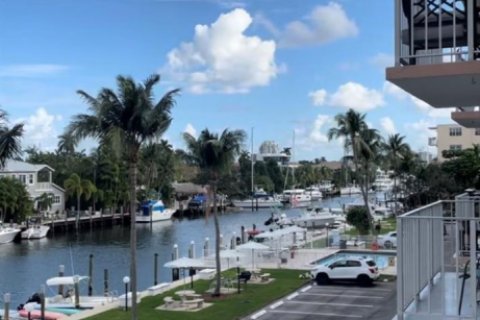 Condominio en alquiler en Fort Lauderdale, Florida, 2 dormitorios, 75.62 m2 № 1162912 - foto 1