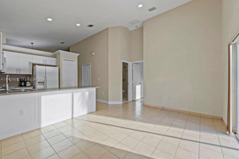 Купить виллу или дом в Хомстед, Флорида 4 спальни, 148.46м2, № 2032894 - фото 16