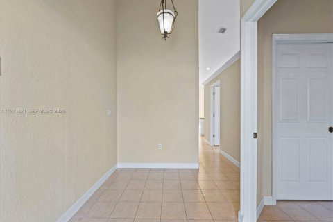 Купить виллу или дом в Хомстед, Флорида 4 спальни, 148.46м2, № 2032894 - фото 10