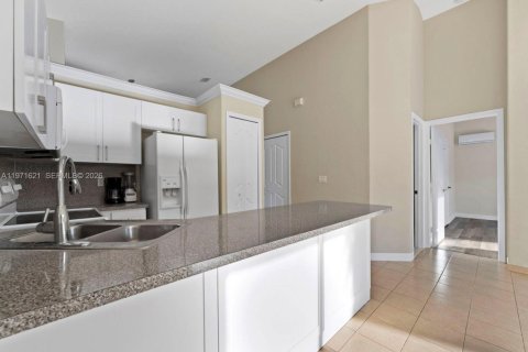 Купить виллу или дом в Хомстед, Флорида 4 спальни, 148.46м2, № 2032894 - фото 18