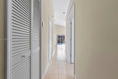 Купить виллу или дом в Хомстед, Флорида 4 спальни, 148.46м2, № 2032894 - фото 12