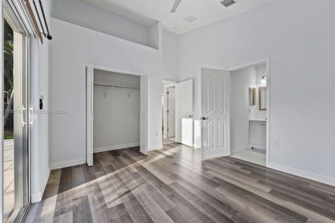 Купить виллу или дом в Хомстед, Флорида 4 спальни, 148.46м2, № 2032894 - фото 24