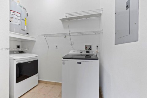 Купить виллу или дом в Хомстед, Флорида 4 спальни, 148.46м2, № 2032894 - фото 30