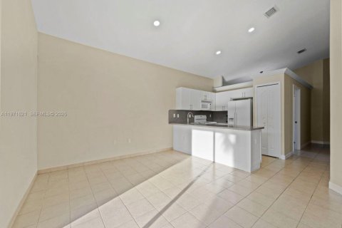 Купить виллу или дом в Хомстед, Флорида 4 спальни, 148.46м2, № 2032894 - фото 15