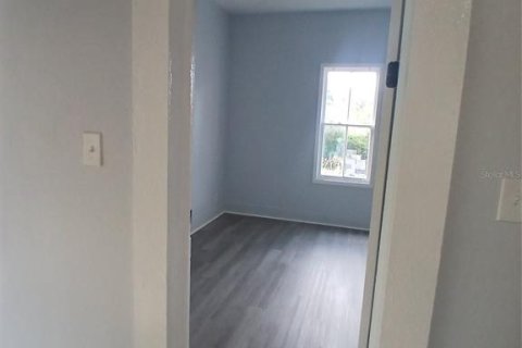 Casa en venta en Tampa, Florida, 4 dormitorios, 137.87 m2 № 1906643 - foto 9