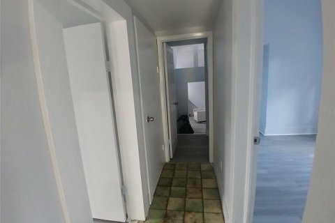 Casa en venta en Tampa, Florida, 4 dormitorios, 137.87 m2 № 1906643 - foto 8