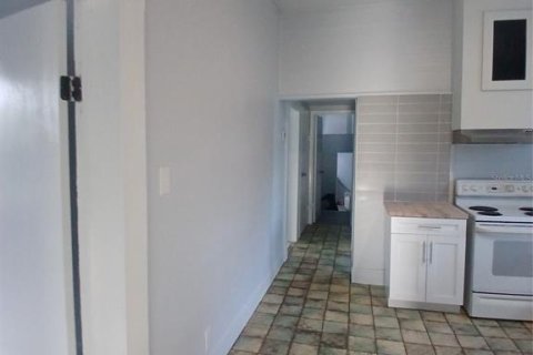 Casa en venta en Tampa, Florida, 4 dormitorios, 137.87 m2 № 1906643 - foto 7
