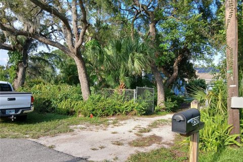 Casa en venta en Tampa, Florida, 4 dormitorios, 137.87 m2 № 1906643 - foto 23