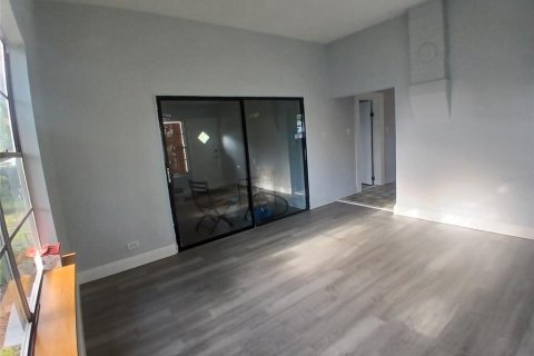Casa en venta en Tampa, Florida, 4 dormitorios, 137.87 m2 № 1906643 - foto 13