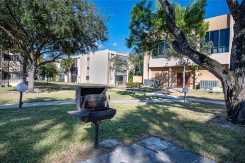 Снять в аренду кондоминиум в Майами, Флорида 2 спальни, 91.51м2, № 2004854 - фото 30