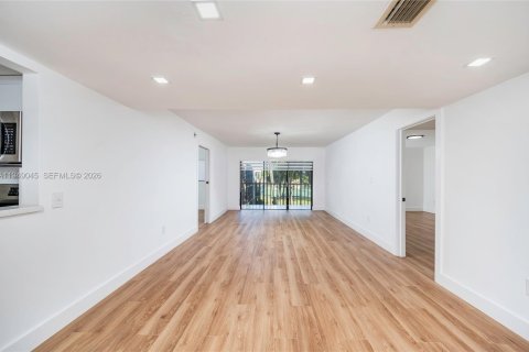 Снять в аренду кондоминиум в Майами, Флорида 2 спальни, 91.51м2, № 2004854 - фото 3