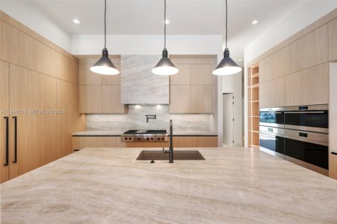 House in Pinecrest, Florida 7 bedrooms, 636.01 sq.m. № 2178404 - photo 27