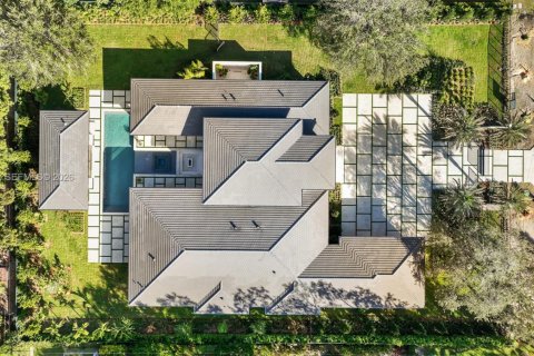 House in Pinecrest, Florida 7 bedrooms, 636.01 sq.m. № 2178404 - photo 9