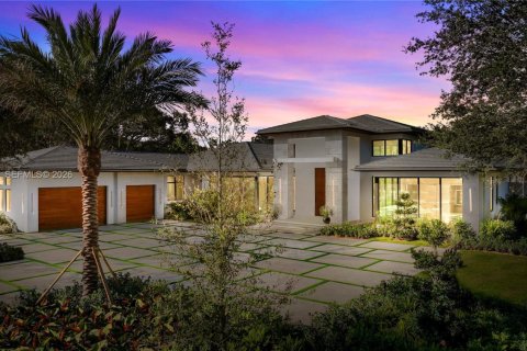 House in Pinecrest, Florida 7 bedrooms, 636.01 sq.m. № 2178404 - photo 4