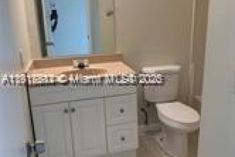 House in Wellington, Florida 2 bedrooms, 95.32 sq.m. № 2059713 - photo 6