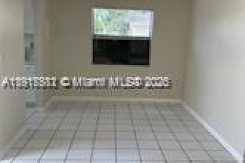 House in Wellington, Florida 2 bedrooms, 95.32 sq.m. № 2059713 - photo 5