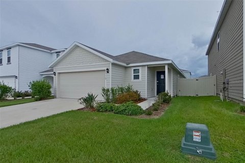 Villa ou maison à louer à Ocala, Floride: 3 chambres, 134.99 m2 № 2413798 - photo 2