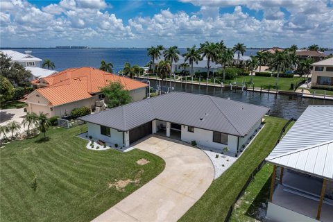 Villa ou maison à Punta Gorda, Floride 3 chambres, 207.54 m2 № 2296236