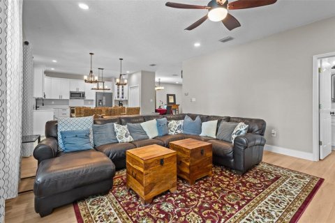 Casa en venta en Tampa, Florida, 4 dormitorios, 284.1 m2 № 1666187 - foto 17