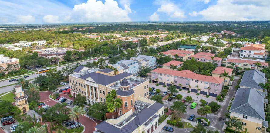 Commercial property in Jupiter, Florida № 1075708