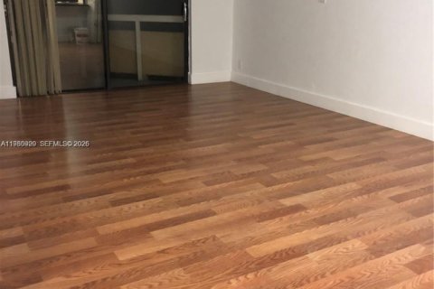 Купить кондоминиум в Дорал, Флорида 1 спальня, 65.96м2, № 2044191 - фото 2