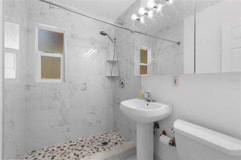 Casa en venta en Saint Petersburg, Florida, 2 dormitorios, 83.61 m2 № 1747321 - foto 8