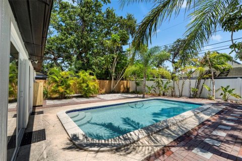 Casa en venta en Saint Petersburg, Florida, 2 dormitorios, 83.61 m2 № 1747321 - foto 19