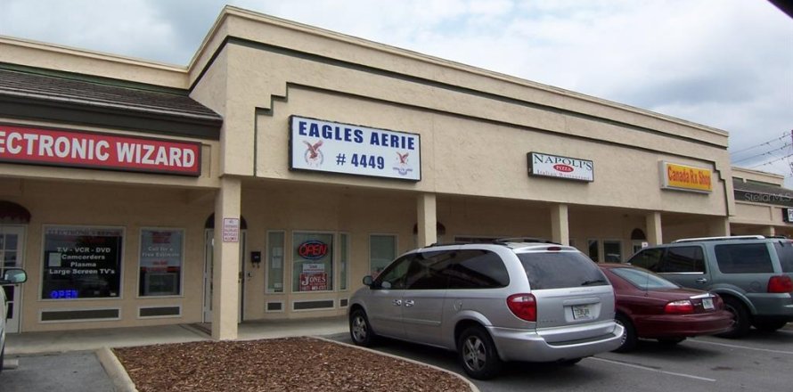 Propiedad comercial en Winter Springs, Florida 91.51 m2 № 1380816