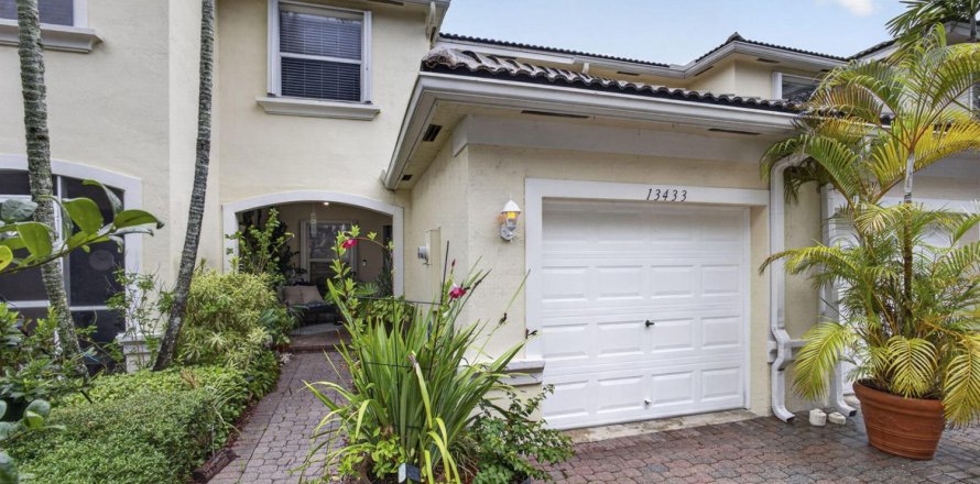 Touwnhouse à Wellington, Floride 2 chambres, 114.73 m2 № 2387997