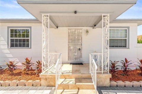 Casa en venta en Gulfport, Florida, 3 dormitorios, 154.12 m2 № 1851523 - foto 23