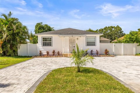 Casa en venta en Gulfport, Florida, 3 dormitorios, 154.12 m2 № 1851523 - foto 1