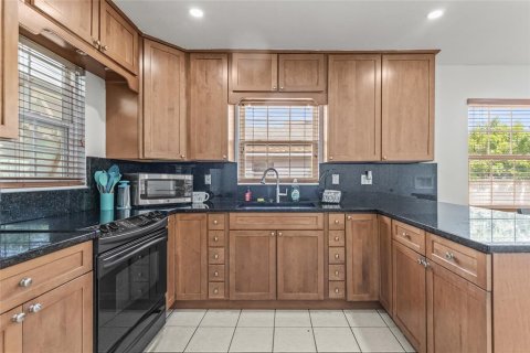 Casa en venta en Gulfport, Florida, 3 dormitorios, 154.12 m2 № 1851523 - foto 2