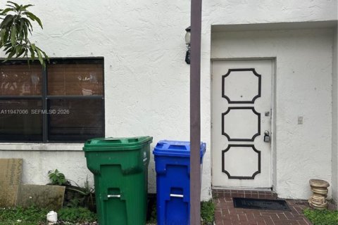 Townhouse in Miramar, Florida 3 bedrooms, 142.14 sq.m. № 2003234