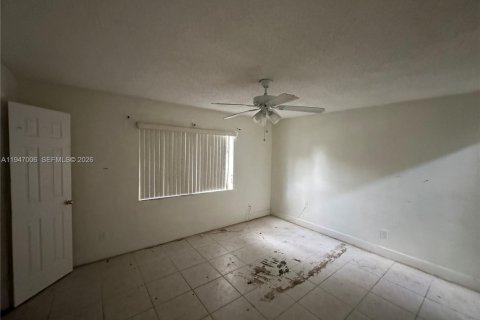 Townhouse in Miramar, Florida 3 bedrooms, 142.14 sq.m. № 2003234 - photo 8