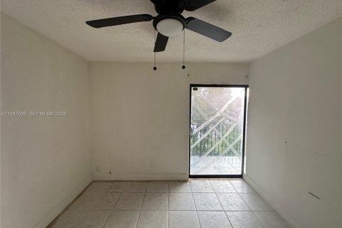 Townhouse in Miramar, Florida 3 bedrooms, 142.14 sq.m. № 2003234 - photo 9