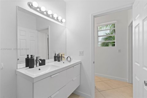 Condominio en alquiler en Miami Beach, Florida, 1 dormitorio, 48.96 m2 № 2339931 - foto 9