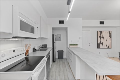 Condominio en alquiler en Miami Beach, Florida, 1 dormitorio, 48.96 m2 № 2339931 - foto 5